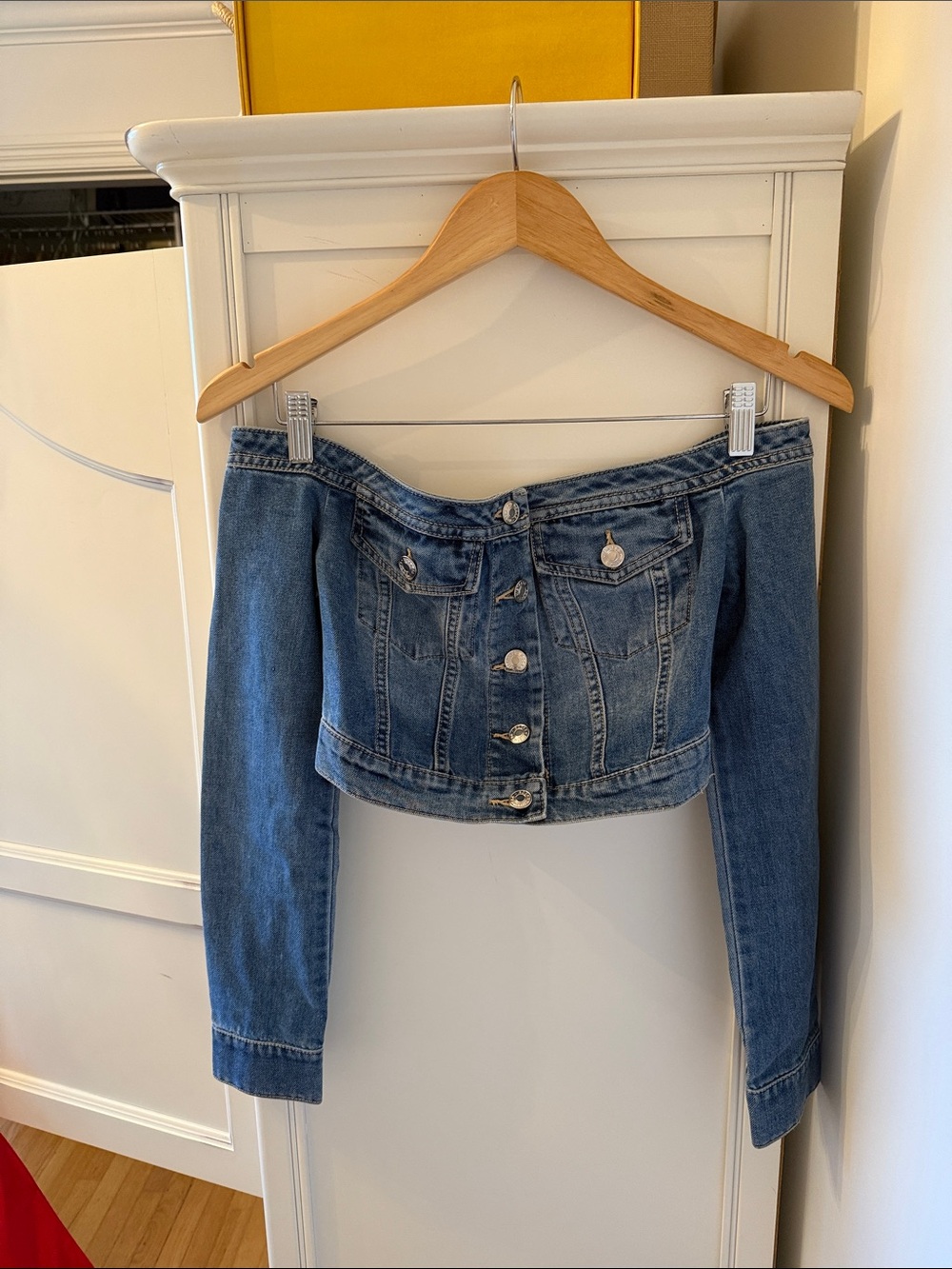 Off-Shoulder Cropped Denim Jacket - Blue